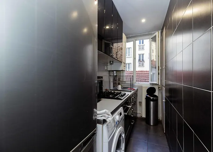 Cocoon And Bright T1 In A Quiet Neighborhood