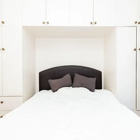 Cozy And Bright Studio In A Quiet Neighborhood Daire *